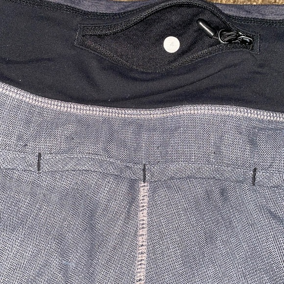 GREY LULULEMON SPEED UPS 4”// SIZE 4 - Picture 5 of 6